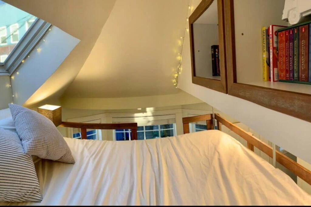 Вілла Adorable Cozy House With Parking And Loft! Сіетл Екстер'єр фото